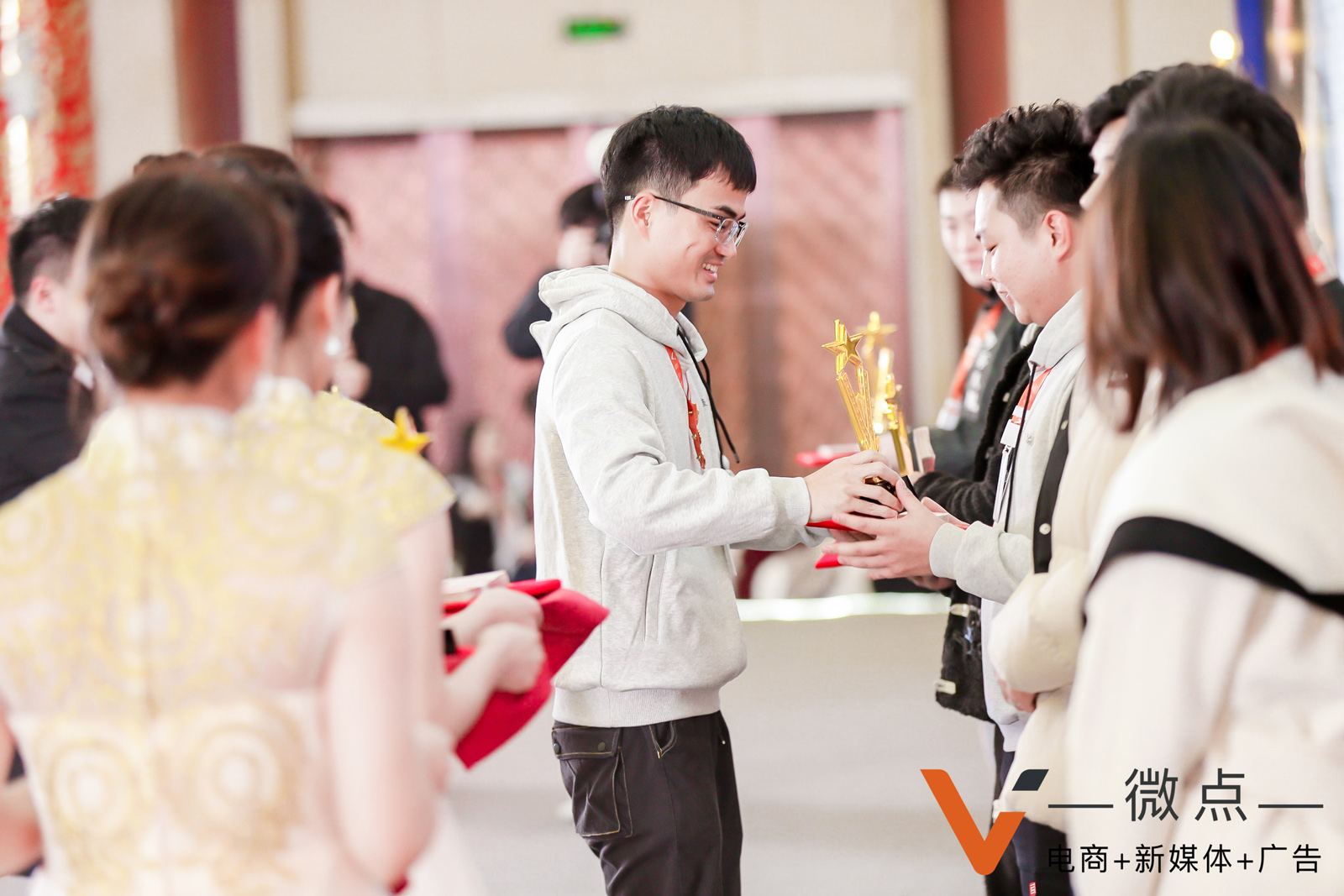 年會頒獎(jiǎng)